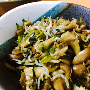 漬物アレンジ‼  野沢菜漬けの きのこ炒め